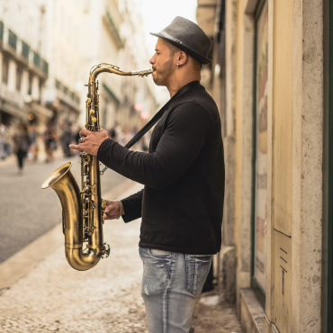 man playing the saxophone in Lisbon